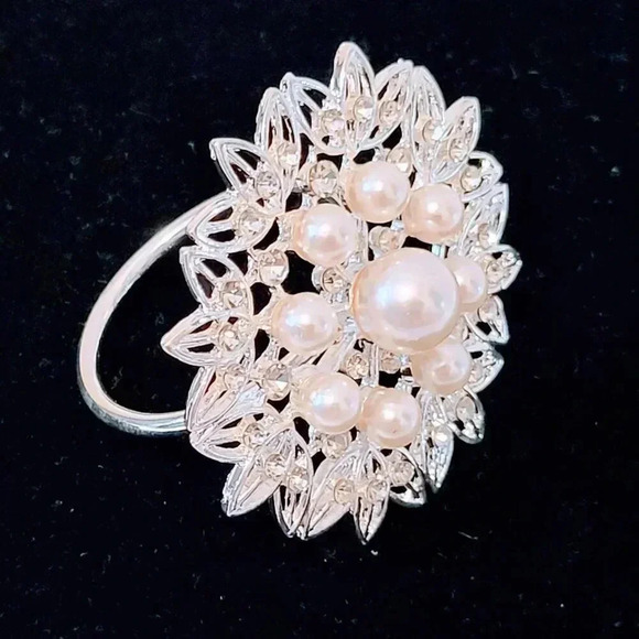 Scarf Holder Accessory Ring NWOT Silver Tone Rhinestones Faux Pearl 2 1/4" - Picture 2 of 3